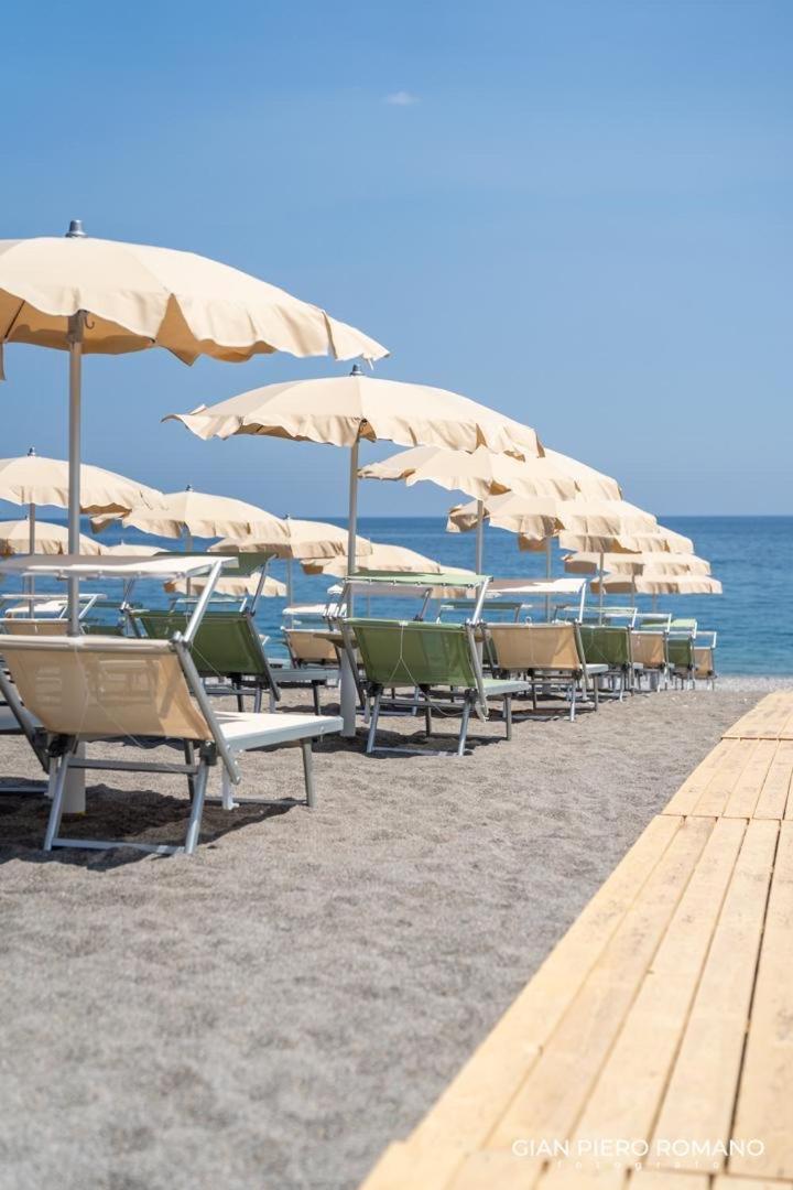 Valentino Giardini-Naxos